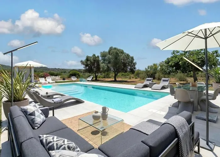 Clicksardegna Con Piscina Privata Vicino Ai Campi Di Padel